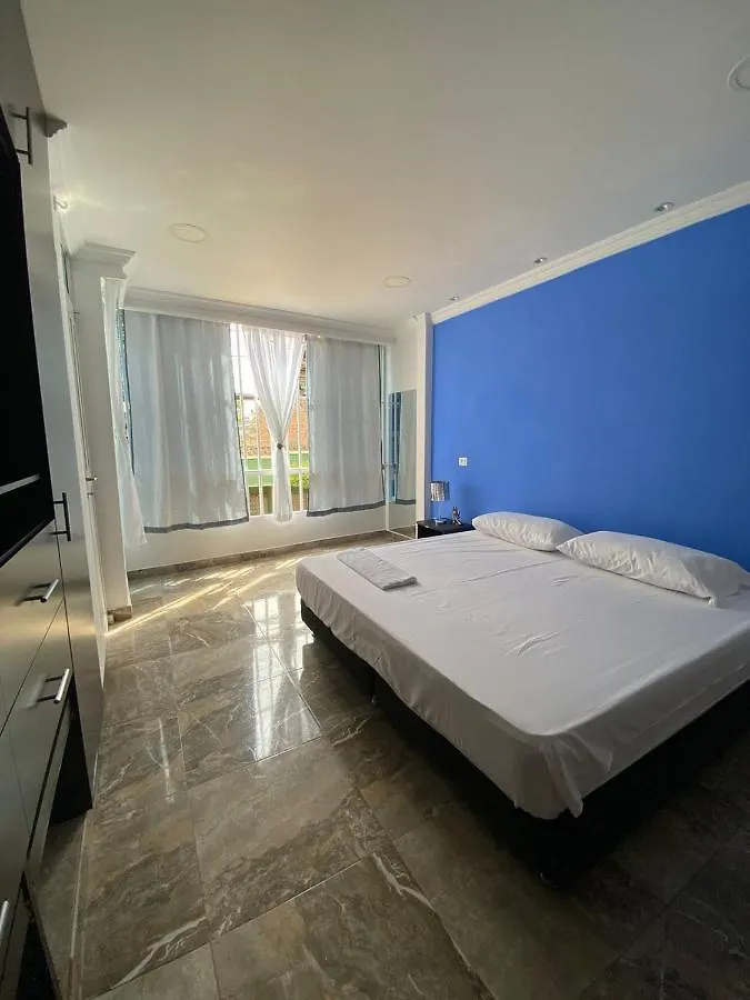 Homestay Tr - Casa Blanca San Antonio Apartment Cali