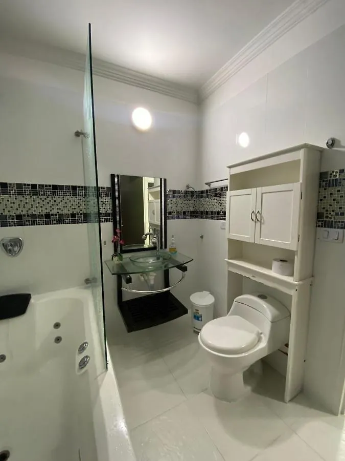 Homestay Tr - Casa Blanca San Antonio Apartment Cali Colombia