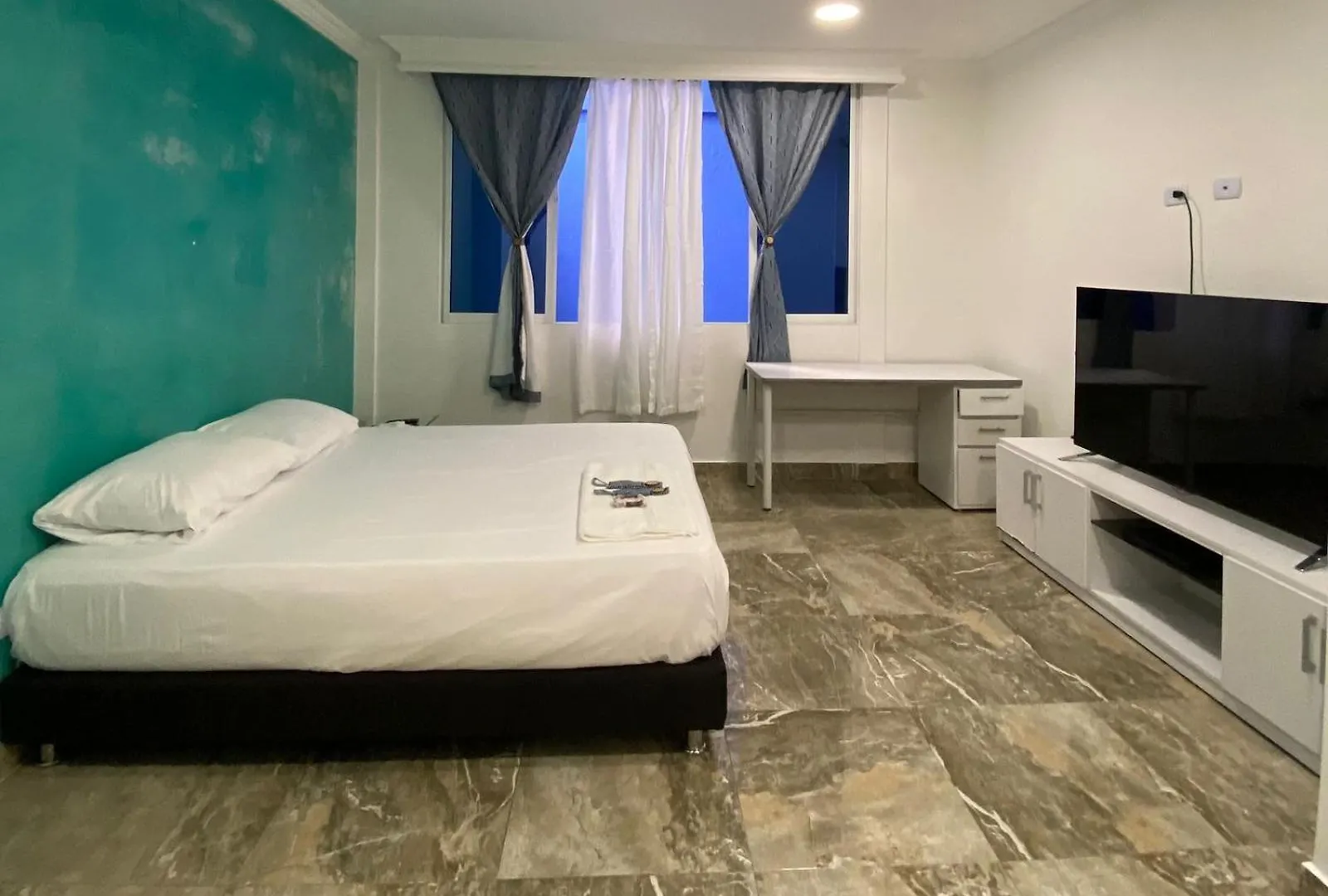Tr - Casa Blanca San Antonio Apartment Cali Homestay